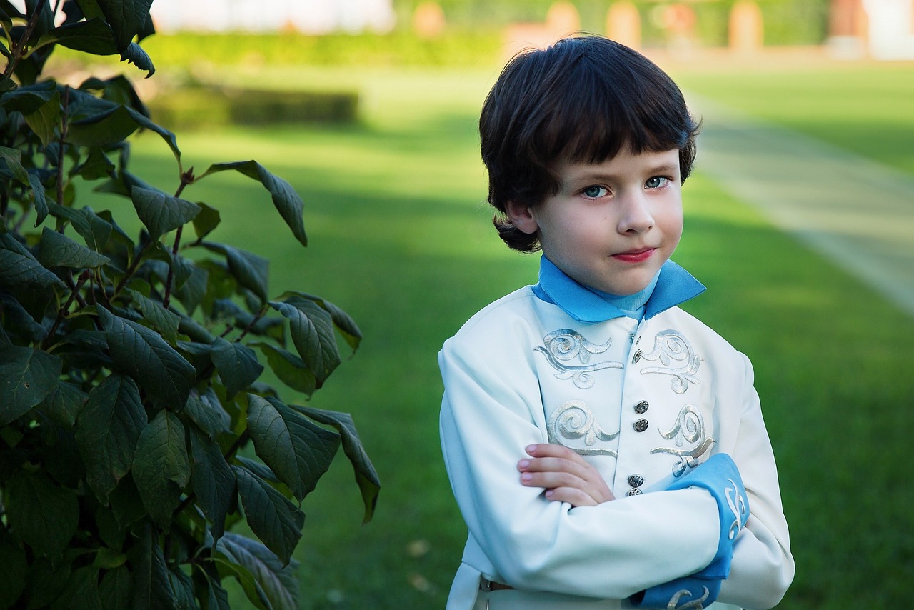 幼童新年衣服代妈借卵生的男孩（新年代妈借卵生的男孩服装）